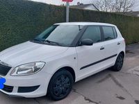 Gebraucht Skoda Fabia 60 PS (44 kW) 2012 Weiß Limousine