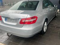 Gebraucht Mercedes E220 170 PS (125 kW) 2009 Silber Limousine