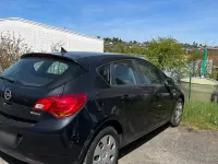 Gebraucht Opel Astra 87 PS (63 kW) 2012 Schwarz Kleinwagen