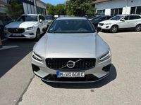 Używany Volvo V60 Plus 398 KM (292 kW) 2024 Srebrny Kombi