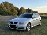 Gebraucht BMW 318 143 PS (105 kW) 2011 Silber Kombi