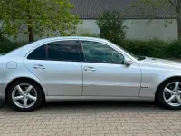 Gebraucht Mercedes E220 150 PS (110 kW) 2003 Silber Limousine