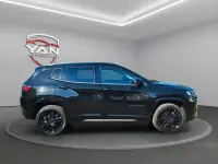 Käytetty Jeep Compass 179 HP (131 kW) 2022 Musta Katumaasturi