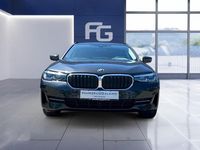 Gebraucht BMW 520 Performance 190 PS (139 kW) 2023 Sophistograu brillanteffekt metalli Kombi