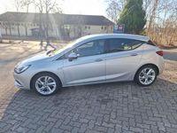 Gebraucht Opel Astra Innovation 150 PS (110 kW) 2016 Argon silber/ice silver (m2) Kleinwagen