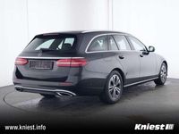 Gebraucht Mercedes E200 160 PS (117 kW) 2023 Schwarz Kombi