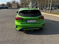 Gebraucht Ford Focus ST 280 PS (205 kW) 2023 Grün Limousine
