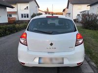 Gebraucht Renault Clio II 75 PS (55 kW) 2011 Weiß Kleinwagen