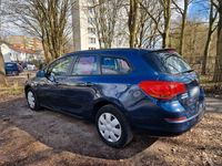 Gebraucht Opel Astra Design Edition 101 PS (74 kW) 2011 Blau Kombi