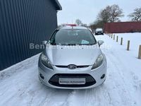 Gebraucht Ford Fiesta Trend 82 PS (60 kW) 2011 Silber Kleinwagen