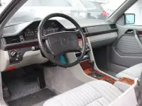Gebraucht Mercedes 230 132 PS (97 kW) 1991 Silber Coupé
