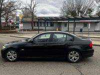 Gebraucht BMW 320 184 PS (135 kW) 2010 Schwarz Limousine