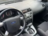 Second-hand Ford Mondeo Ambiente 145 CP (106 kW) 2001 Negru Berlinǎ