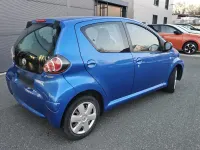 Gebraucht Toyota Aygo 68 PS (50 kW) 2011 Blau Kleinwagen