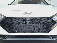 Gebraucht Hyundai i20 Comfort 101 PS (74 kW) 2024 Weiss / atlaswhite Kleinwagen