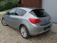Gebraucht Opel Astra Active 131 PS (96 kW) 2013 Grau Limousine