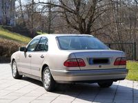 Gebraucht Mercedes E280 Elegance 193 PS (141 kW) 1997 Beige Limousine