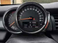 Gebraucht Mini Cooper 136 PS (100 kW) 2018 Weiß Kleinwagen