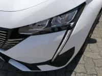 Gebraucht Peugeot 308 Allure 131 PS (96 kW) 2023 Weiß Kombi