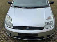 Gebraucht Ford Fiesta 70 PS (51 kW) 2003 Silber Kleinwagen