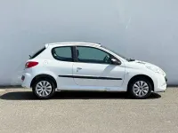 Gebraucht Peugeot 206+ 73 PS (53 kW) 2012 Weiß Kleinwagen