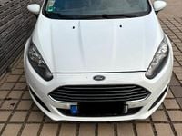Gebraucht Ford Fiesta 65 PS (47 kW) 2014 Weiß Kleinwagen