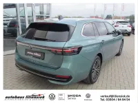 Gebraucht VW Passat Elegance 204 PS (150 kW) 2025 Grün Kombi