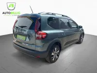 Neu Dacia Jogger Expression 110 PS (80 kW) 2026 Grün Van / Kleinbus