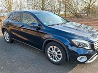 Gebraucht Mercedes GLA200 136 PS (100 kW) 2017 Blau SUV