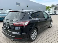 Gebraucht Ford S-MAX Titanium 179 PS (131 kW) 2017 Schwarz Van / Kleinbus