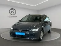 Gebraucht VW Golf VIII Life 150 PS (110 kW) 2024 Delfingrau metallic Kombi