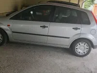 Używany Ford Fiesta 60 KM (44 kW) 2002 Srebrny Hatchback