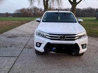 Gebraucht Toyota HiLux 150 PS (110 kW) 2017 Weiß Pickup