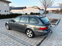 Gebraucht BMW 525 197 PS (144 kW) 2008 Grau Kombi