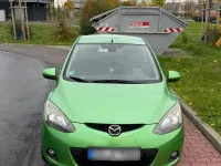 Gebraucht Mazda 2 Inclusive 75 PS (55 kW) 2009 Grün Kleinwagen