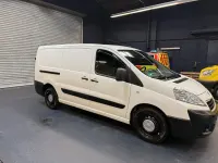 Gebraucht Peugeot Expert 128 PS (94 kW) 2013 Weiß Van