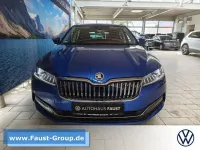 Gebraucht Skoda Superb Style 200 PS (147 kW) 2023 Blau metallic Kombi