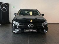 Gebraucht Mercedes A200 Advanced 163 PS (119 kW) 2024 Lack kosmosschwarz Limousine