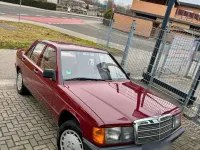 Gebraucht Mercedes 190 122 PS (89 kW) 1984 Rot Limousine