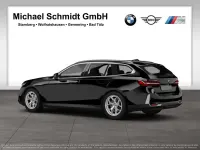 Gebraucht BMW 520 M Sport 197 PS (144 kW) 2025 Saphirschwarz Kombi