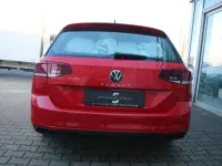 Gebraucht VW Passat Business 122 PS (89 kW) 2023 Tornadorot Kombi