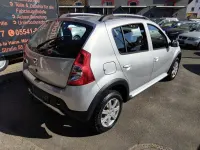 Używany Dacia Sandero 84 KM (61 kW) 2012 Srebrny Sedan/Limuzyna