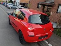 Gebraucht Renault Clio II Dynamique 75 PS (55 kW) 2007 Rot Kleinwagen
