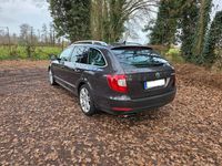 Gebraucht Skoda Superb Elegance 170 PS (125 kW) 2011 Braun Kombi