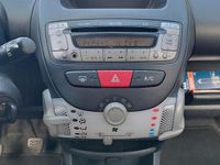 Gebraucht Toyota Aygo 68 PS (50 kW) 2012 Weiß Kleinwagen