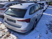 Gebraucht Skoda Octavia Ambition 150 PS (110 kW) 2022 Brilliantsilber metallic Kombi