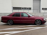 Gebraucht Mercedes E220 150 PS (110 kW) 1993 Andere farben Limousine
