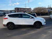 Gebraucht Ford Kuga Titanium 163 PS (119 kW) 2013 Weiß SUV