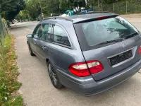 Gebraucht Mercedes E220 Avantgarde 150 PS (110 kW) 2003 Blau Kombi