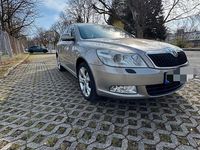 Gebraucht Skoda Octavia Elegance 140 PS (102 kW) 2011 Grau Kombi
